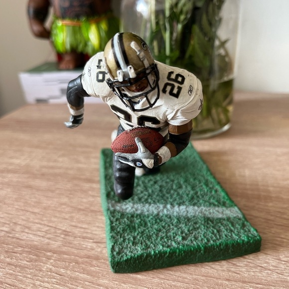 NFL Player McAllister 2003 Figurine - Picture 2 of 8